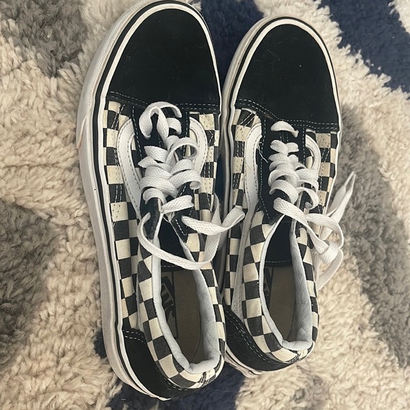 lightly used tie up vans - Picture 1 of 2